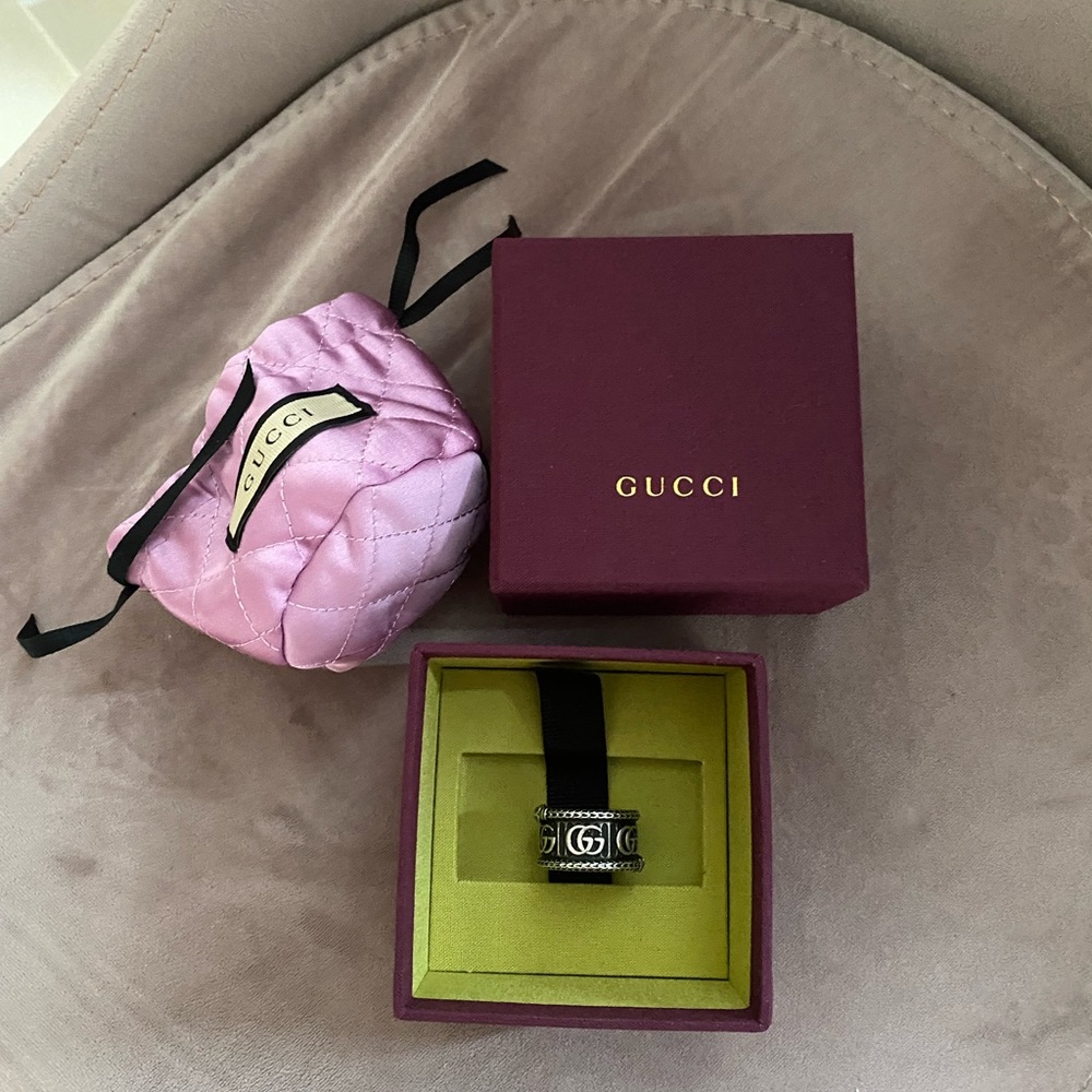 Gucci Silver ring with Double G unisex